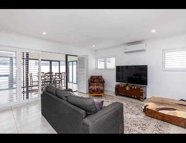 3 BEDROOM FREEHOLD FOR SALE IN SANDOWN
